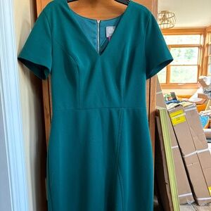 Vince Camuto Green Shortsleeved Vneck Dress